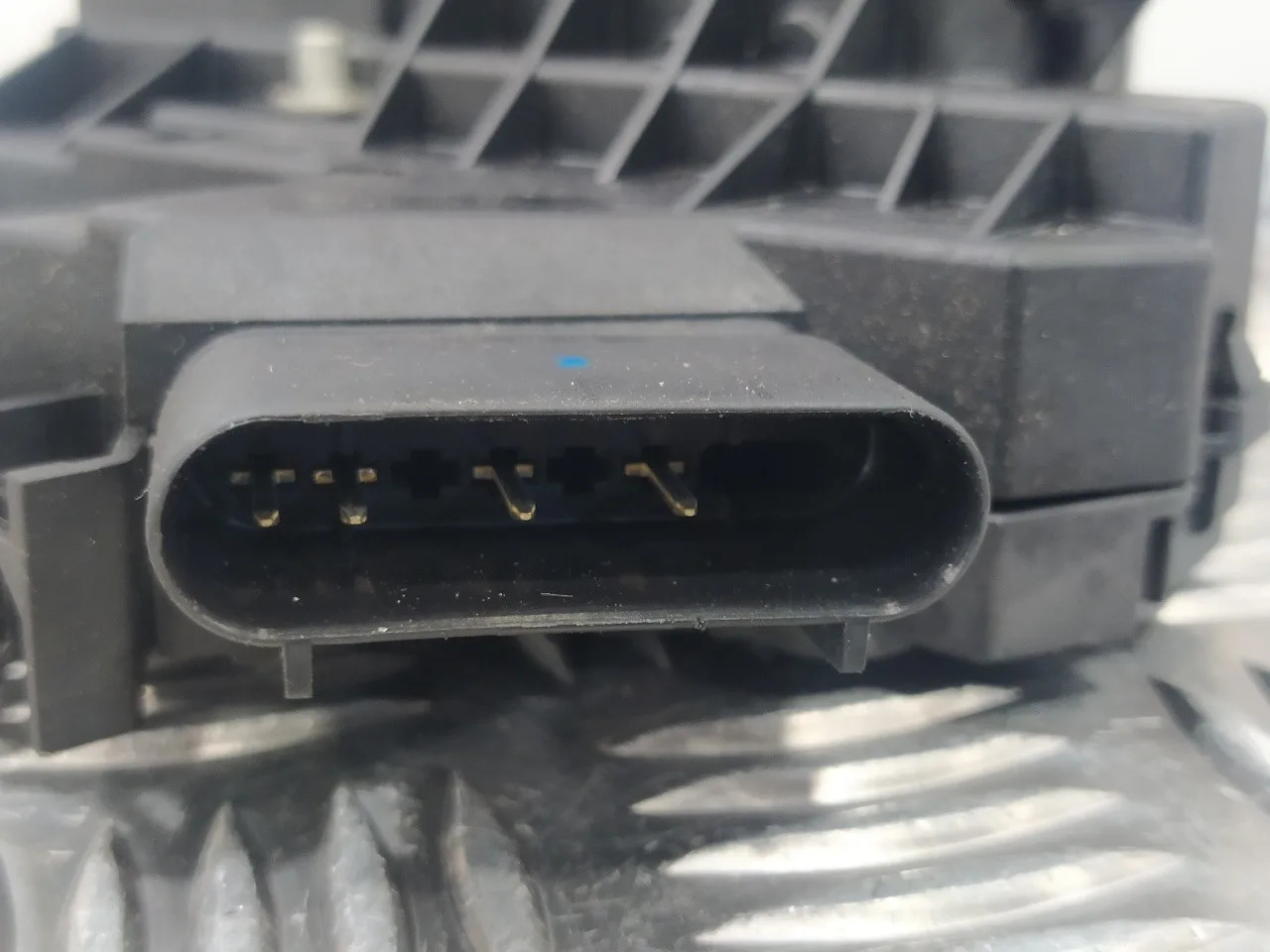 Cerradura Puerta Trasera Izquierda para Ford Focus Turn.
