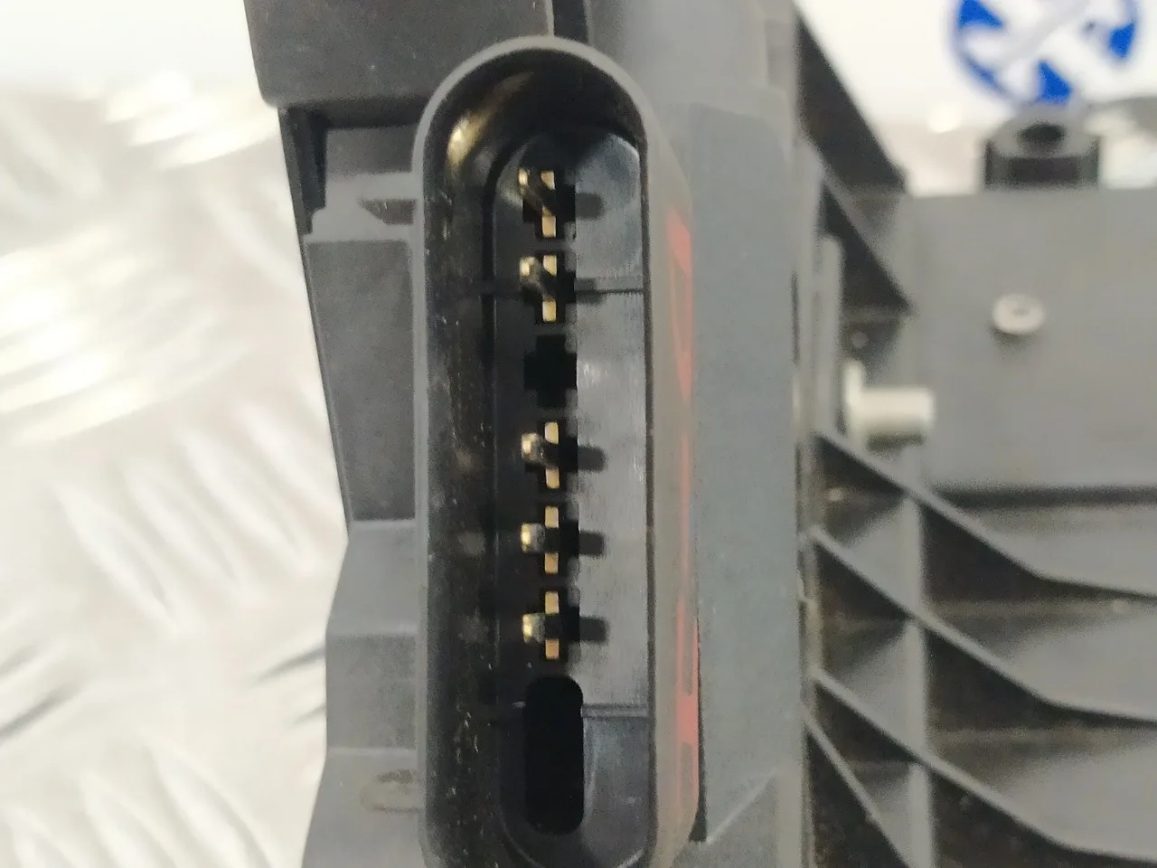 Cerradura Puerta Delantera Izquierda para Ford Focus Turn.