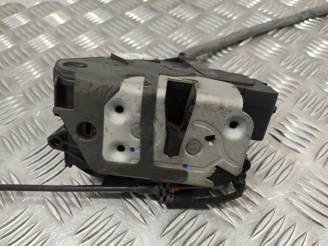 Cerradura Puerta Delantera Izquierda para Ford Focus Turn.