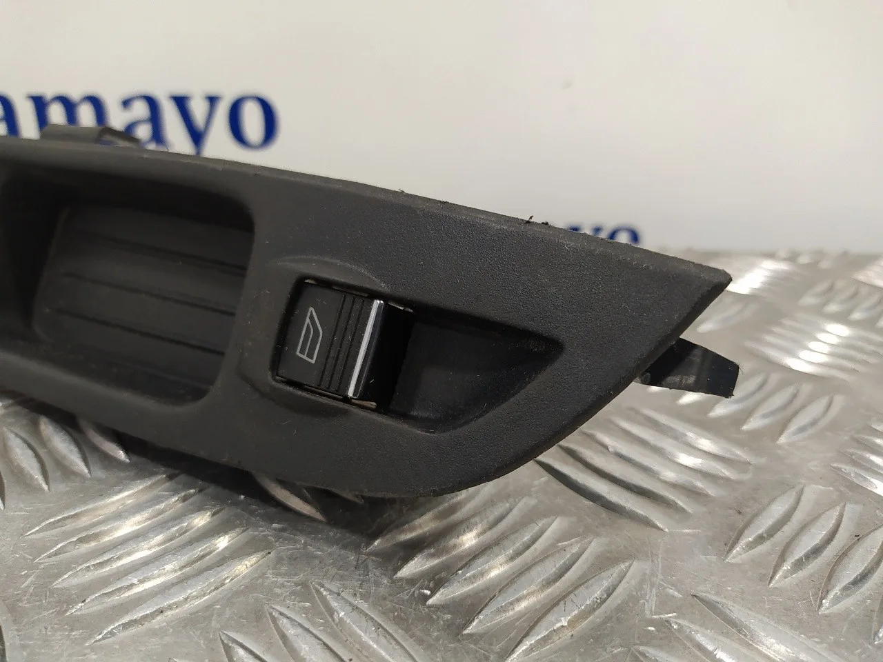 Mando Elevalunas Delantero Derecho para Ford Focus Turn.