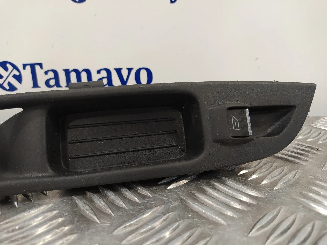 Mando Elevalunas Delantero Derecho para Ford Focus Turn.