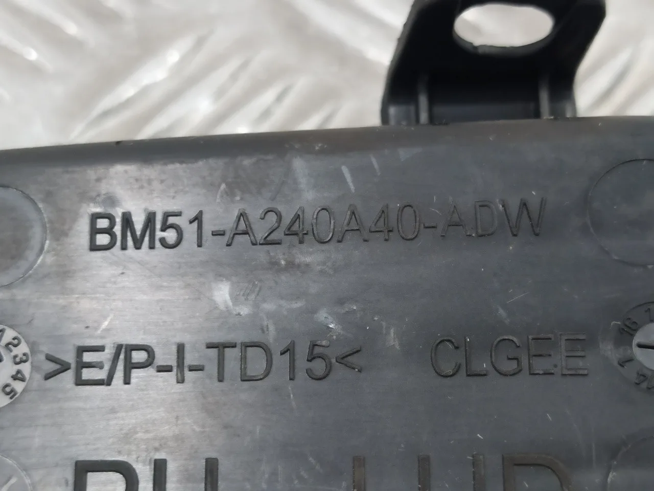 Mando Elevalunas Delantero Derecho para Ford Focus Turn.