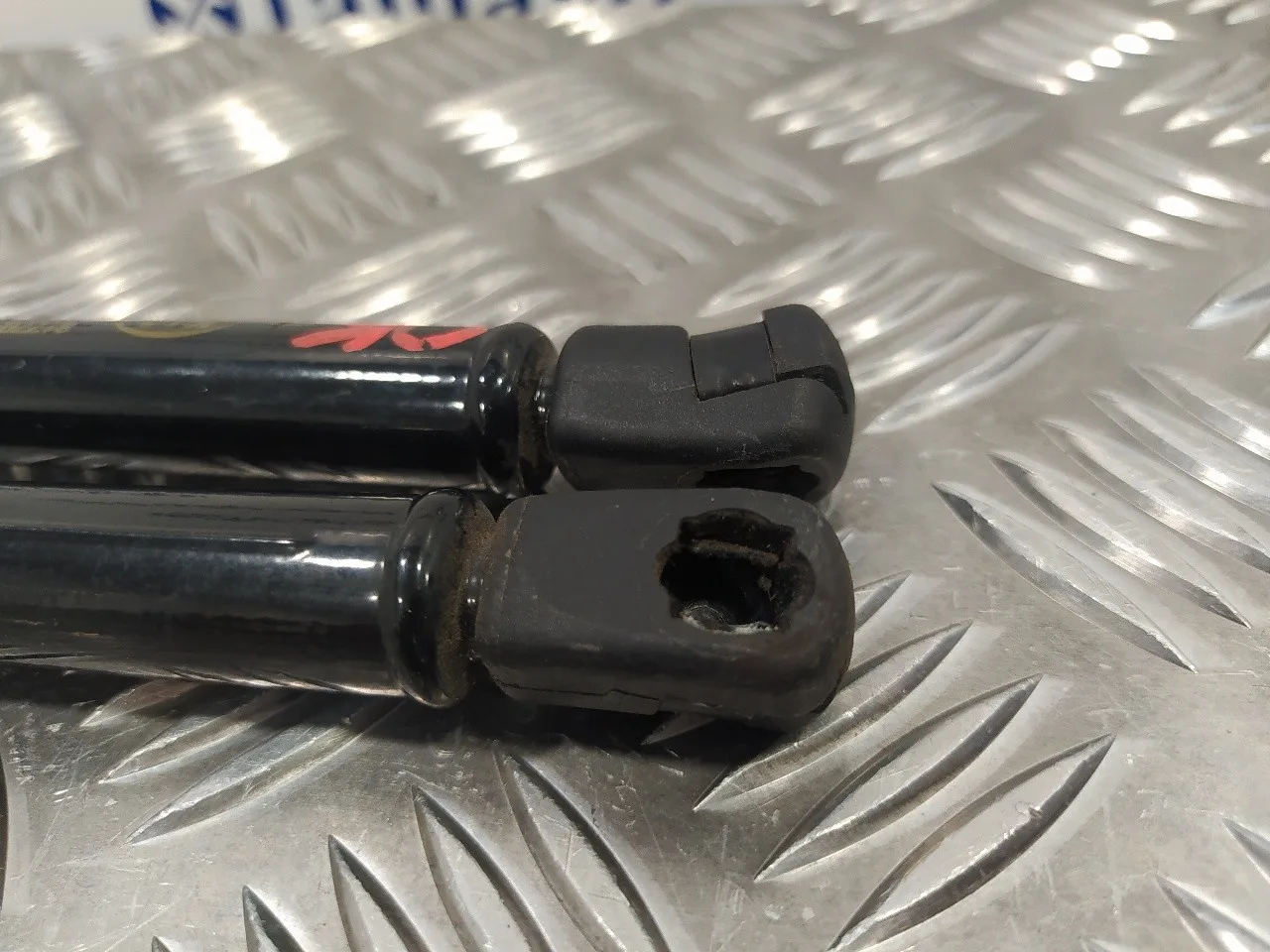 Amortiguadores Maletero / Porton para Kia Picanto (Ja)