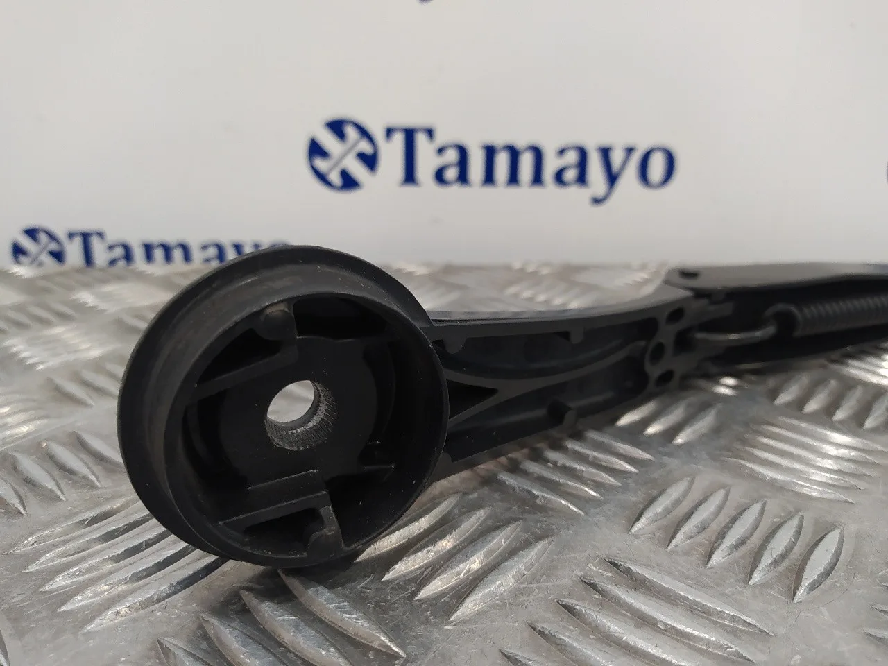 Brazo Limpia Delantero Derecho para Ford Focus Turn.