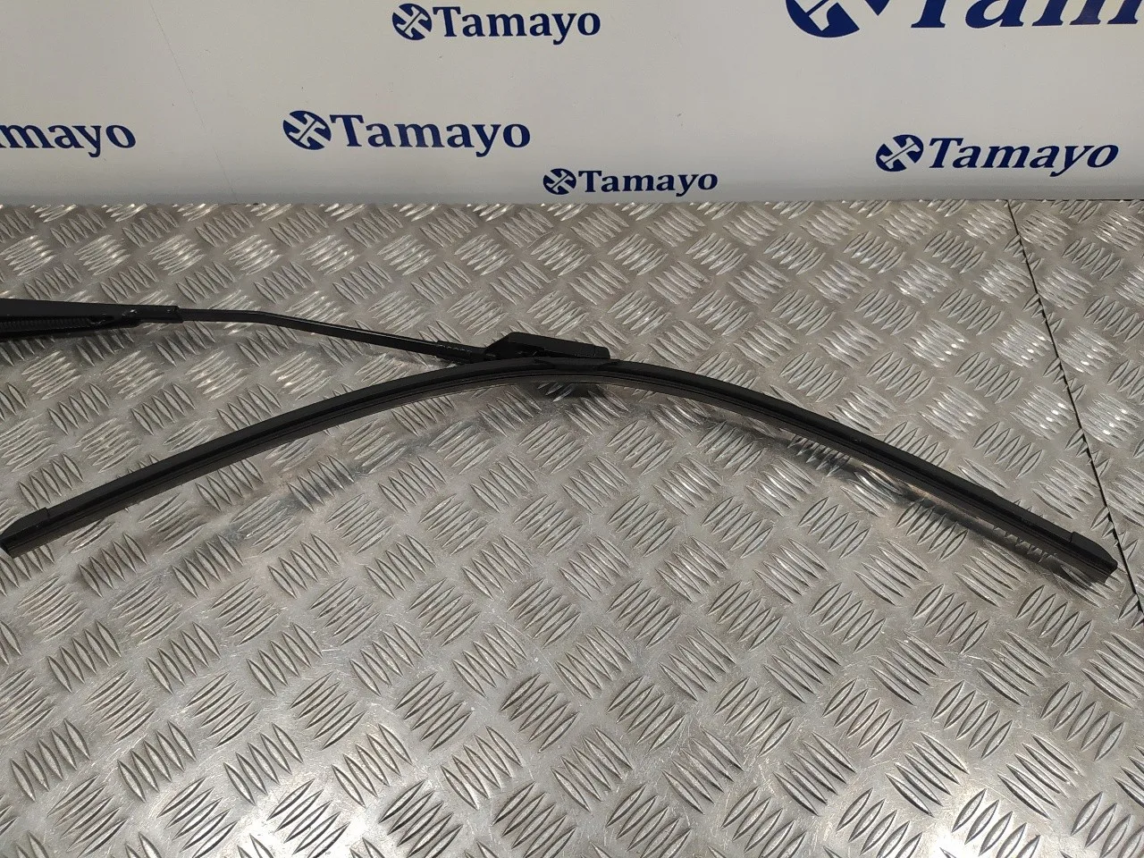 Brazo Limpia Delantero Derecho para Ford Focus Turn.