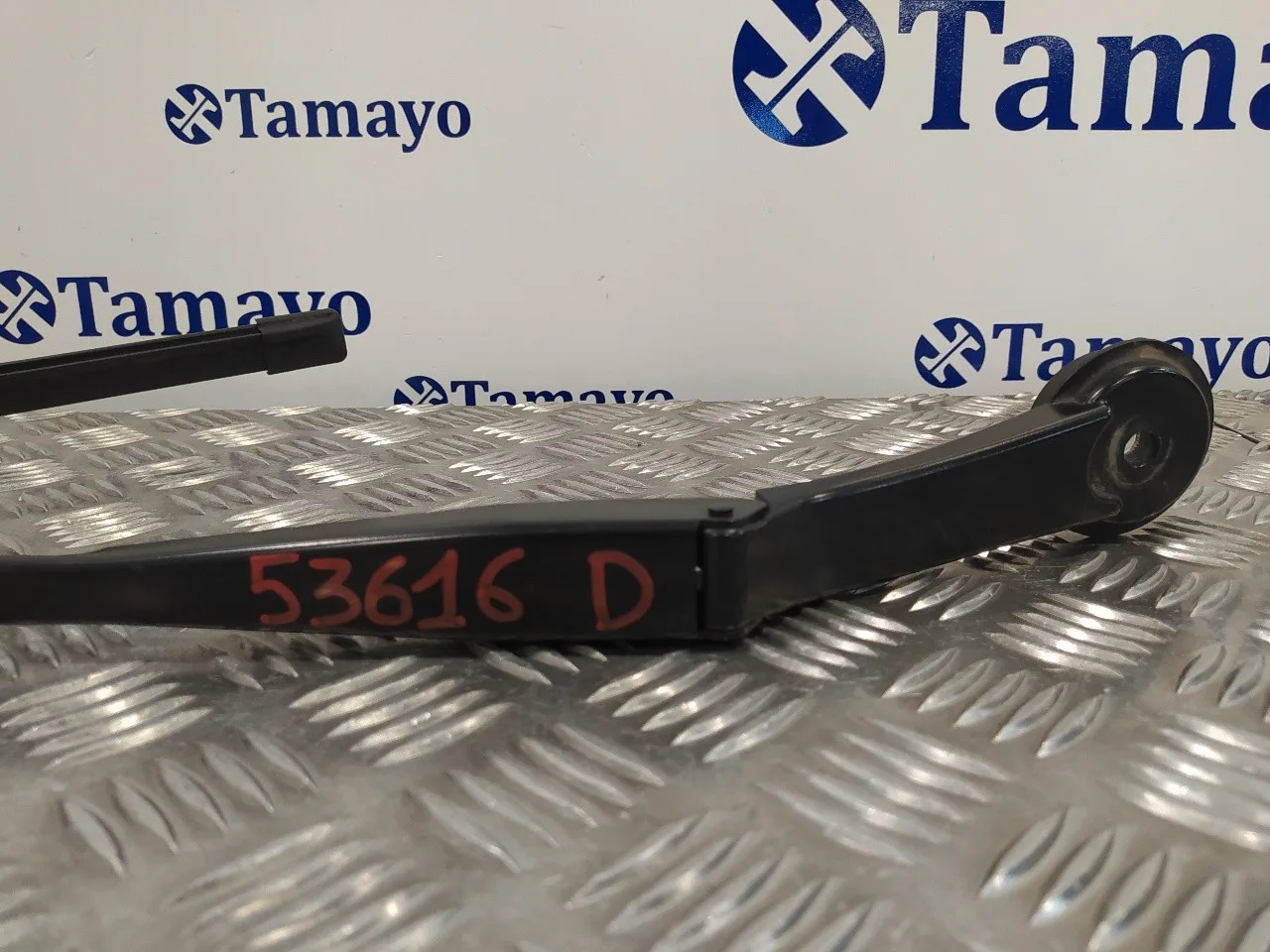 Brazo Limpia Delantero Derecho para Ford Focus Turn.