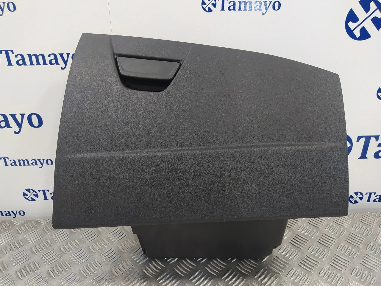 Guantera para Ford Focus Turn.