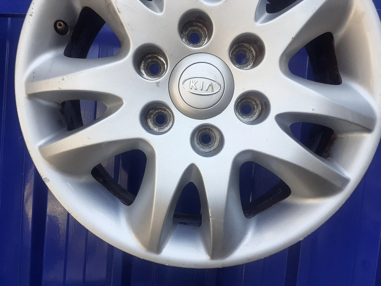 Llanta para Kia Carnival