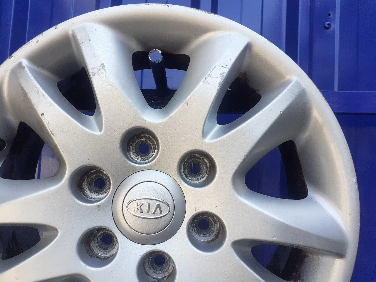 Llanta para Kia Carnival