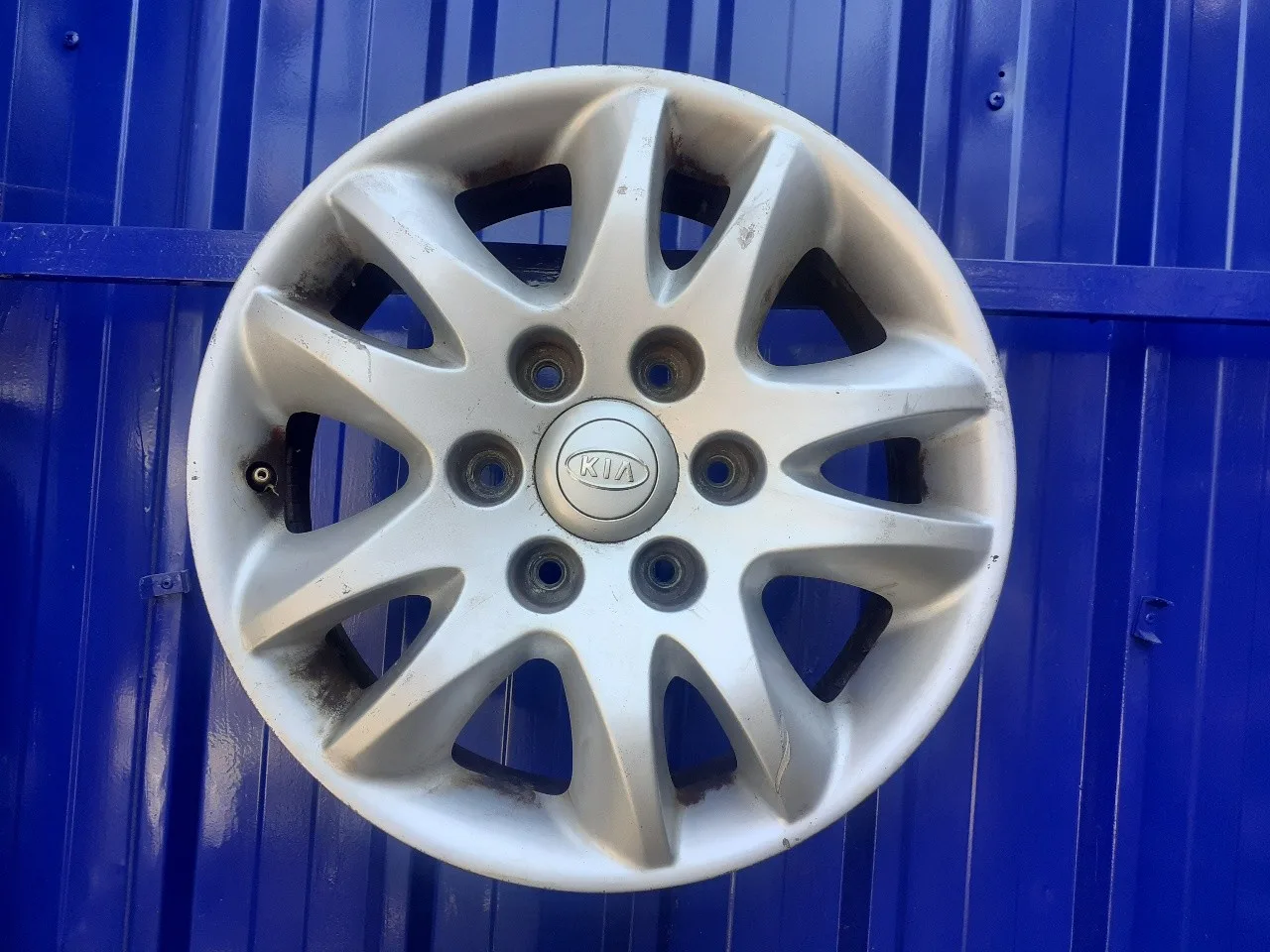 Llanta para Kia Carnival