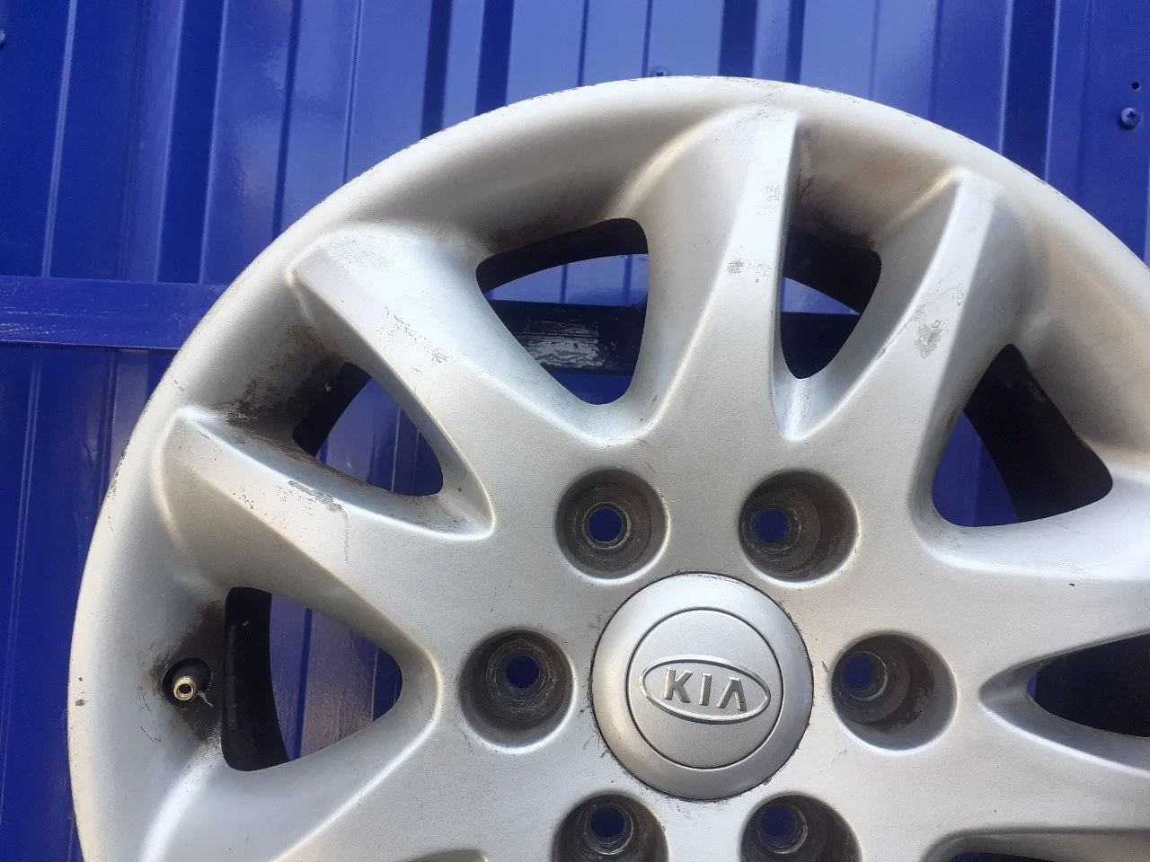 Llanta para Kia Carnival