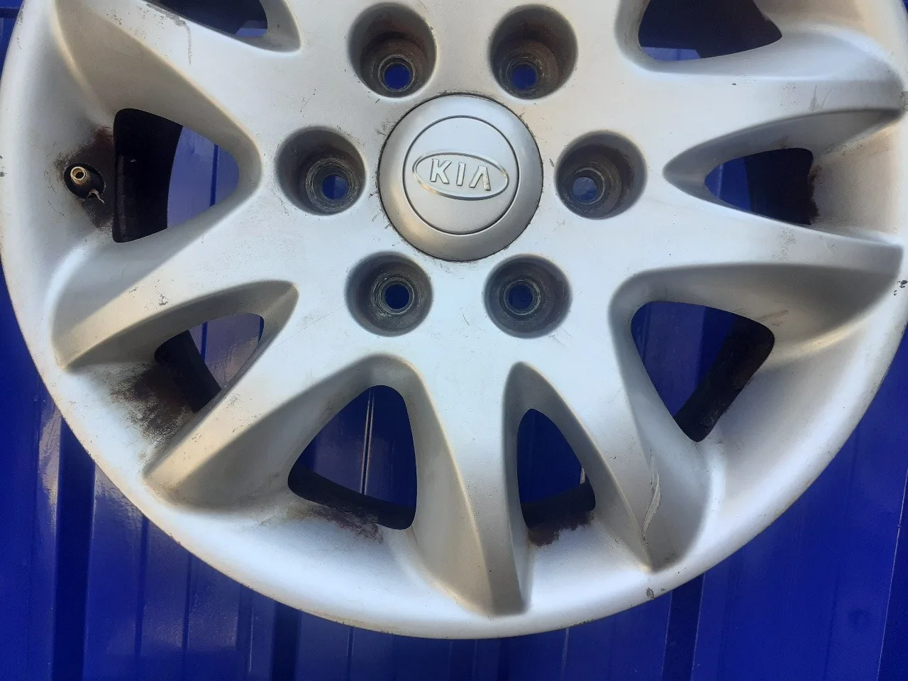 Llanta para Kia Carnival