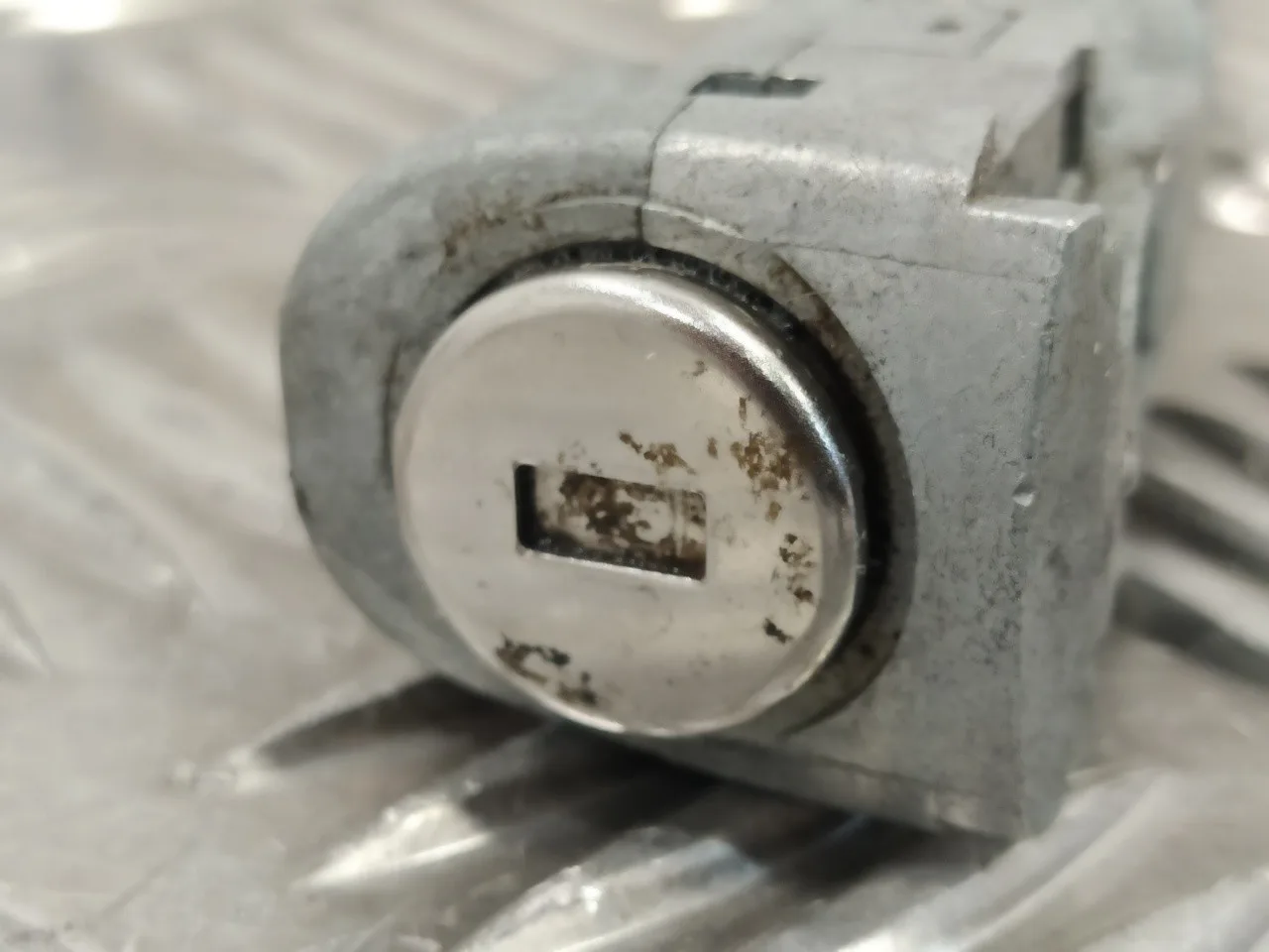 Bombin Puerta Delantera Izquierda para Volkswagen Polo (6C1)