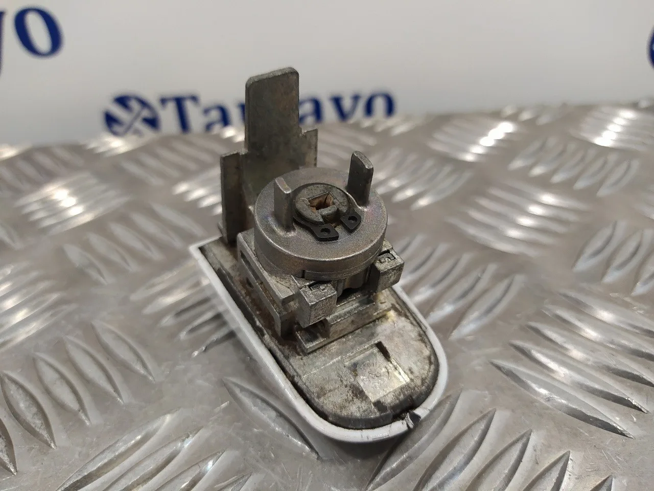 Bombin Puerta Delantera Izquierda para Ford Focus Turn.