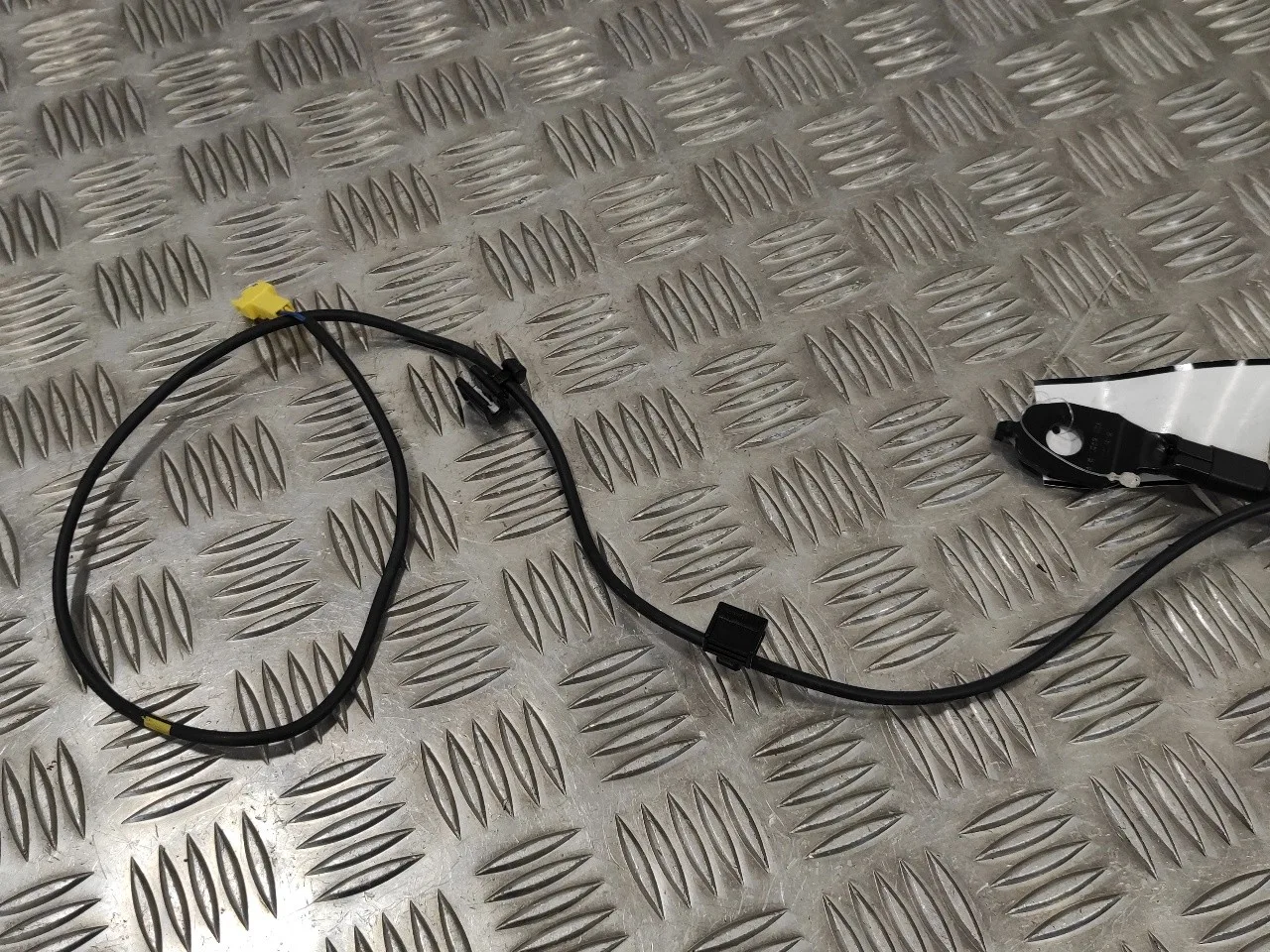 Anclaje Cinturon Delantero Izquierdo para Mercedes-Benz Clase E (W212) Lim.