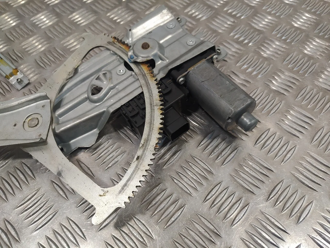 Elevalunas Delantero Derecho para Opel Zafira B