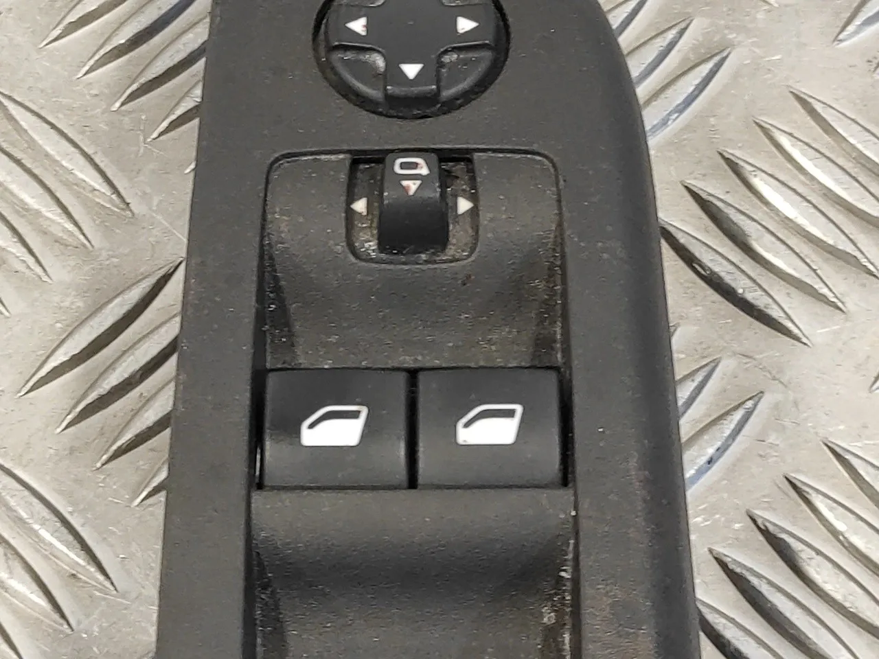 Mando Elevalunas Delantero Izquierdo para Opel Corsa F