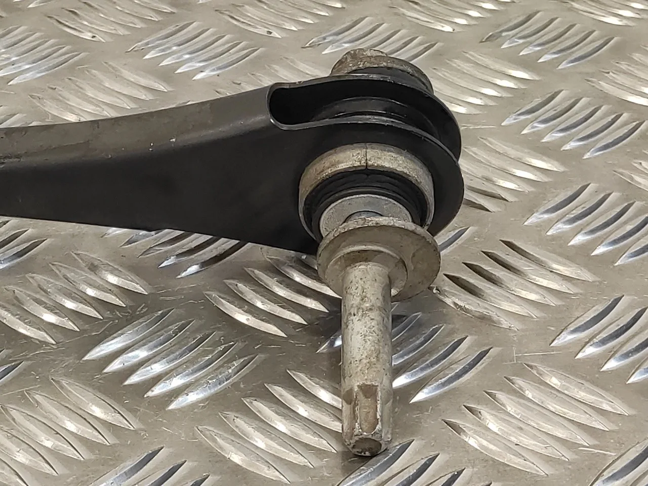 Brazo Suspension Superior Trasero Derecho para Bmw Serie 1 Lim. (F20/F21)