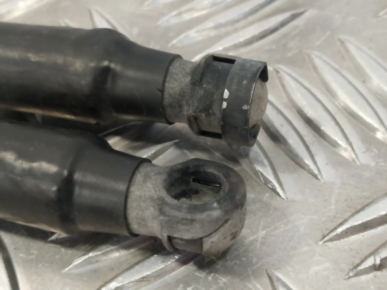Amortiguadores Maletero / Porton para Ford Ka (Ccu)