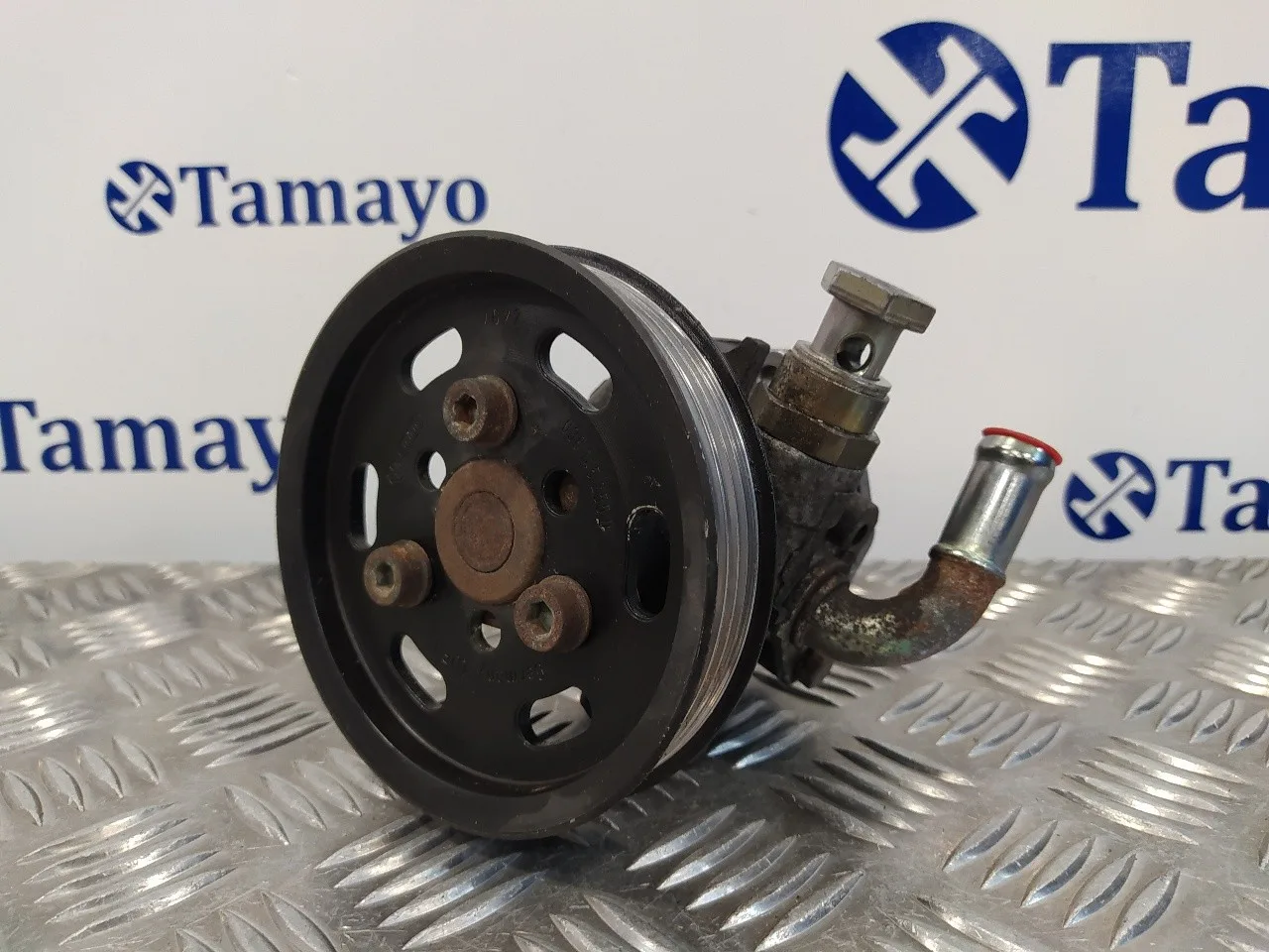 Bomba Direccion para Volkswagen Passat Berlina (3B3)
