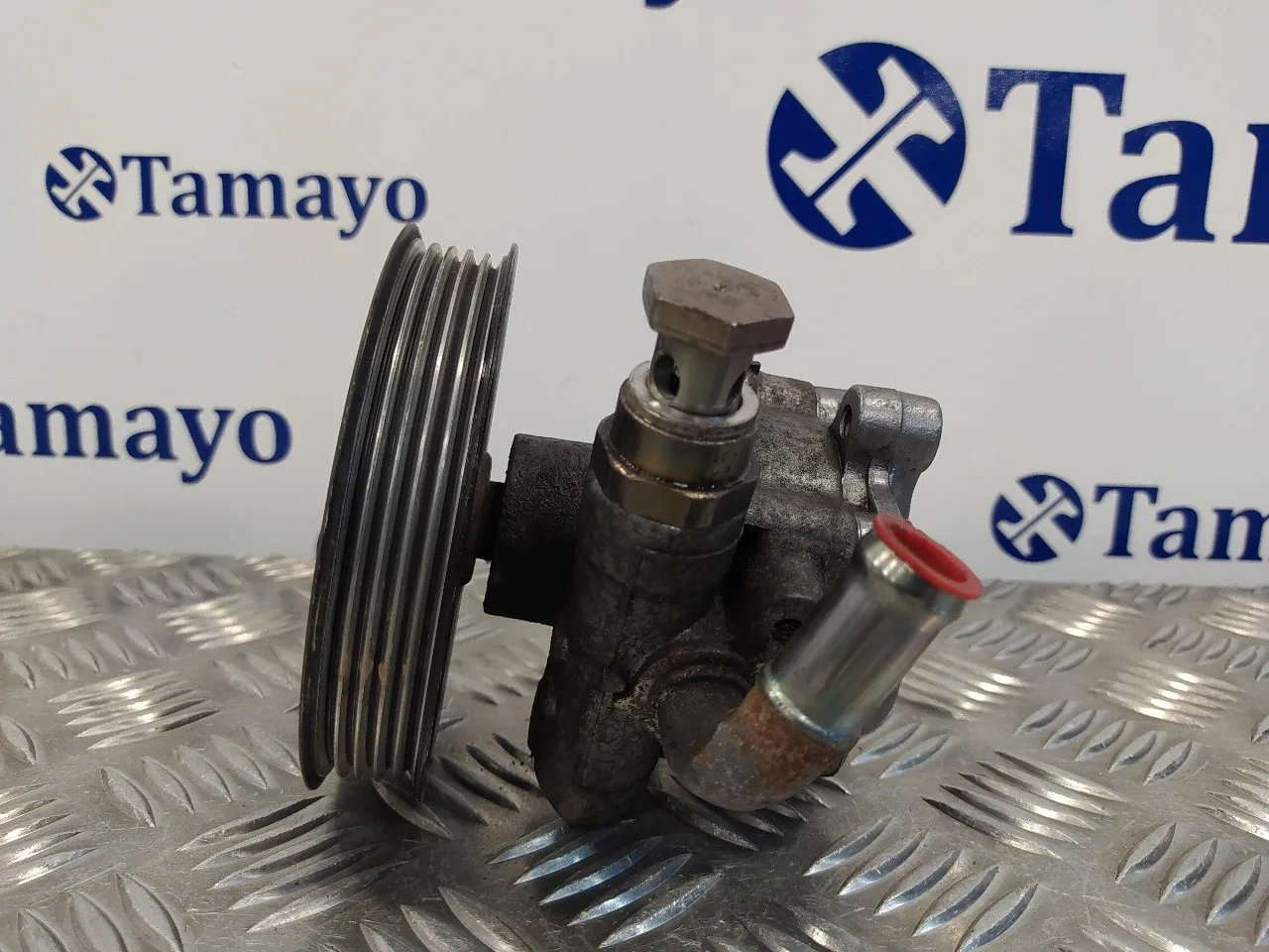 Bomba Direccion para Volkswagen Passat Berlina (3B3)