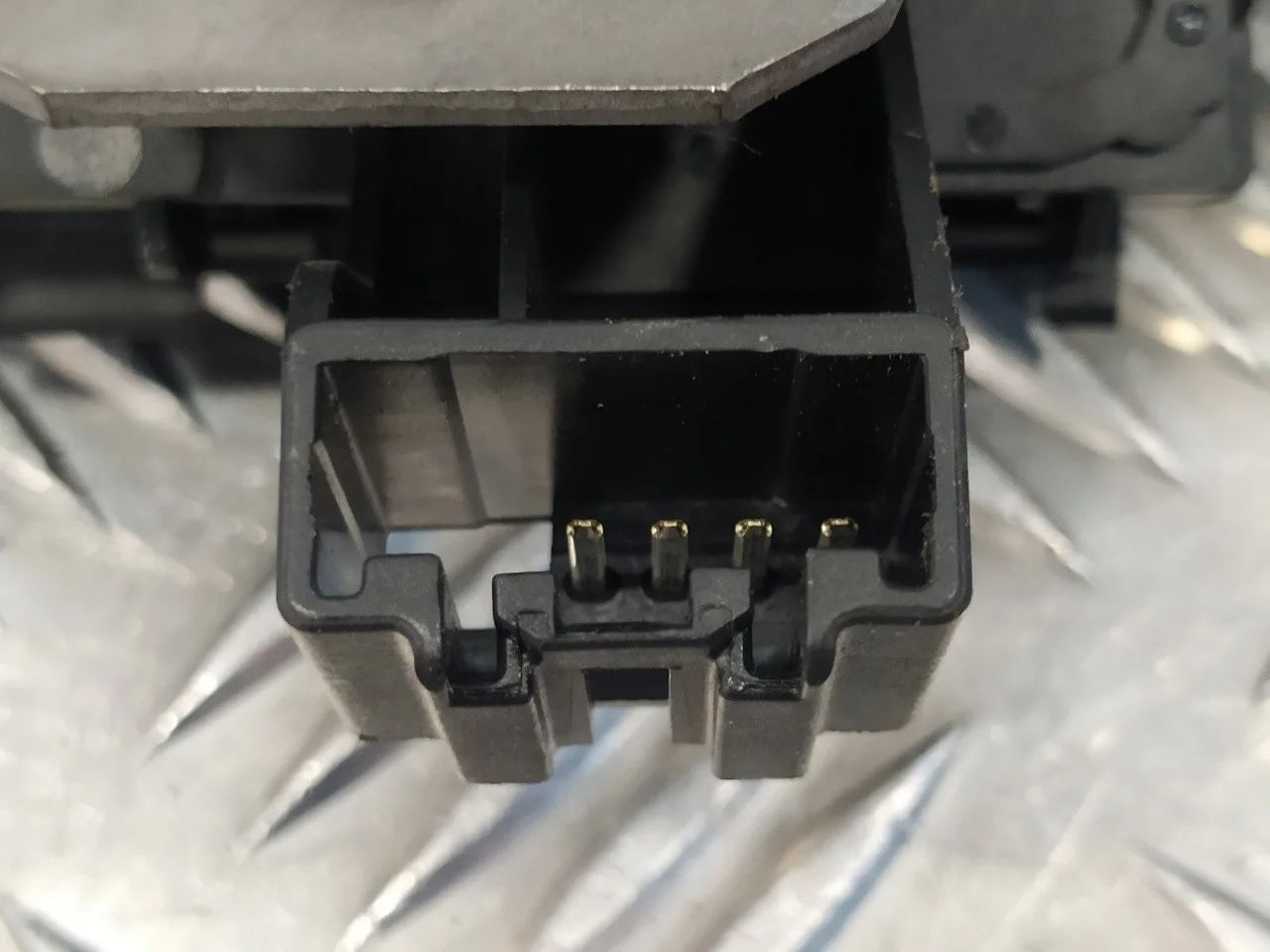 Cerradura Maletero / Porton para Ford Kuga (Cbv)