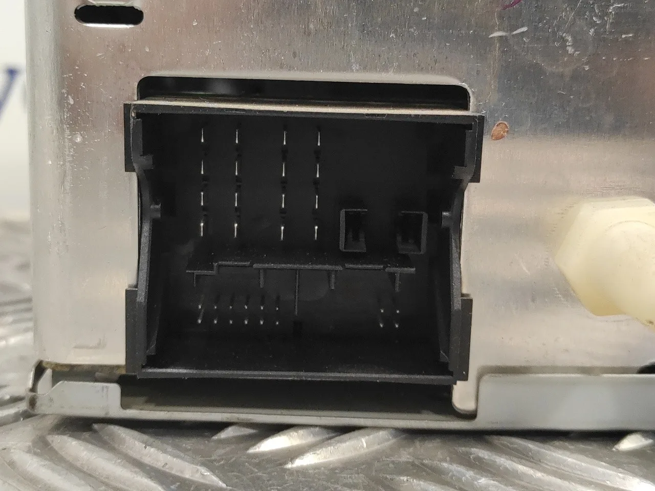 Sistema Audio / Radio Cd para Ford Fiesta (Cbk)