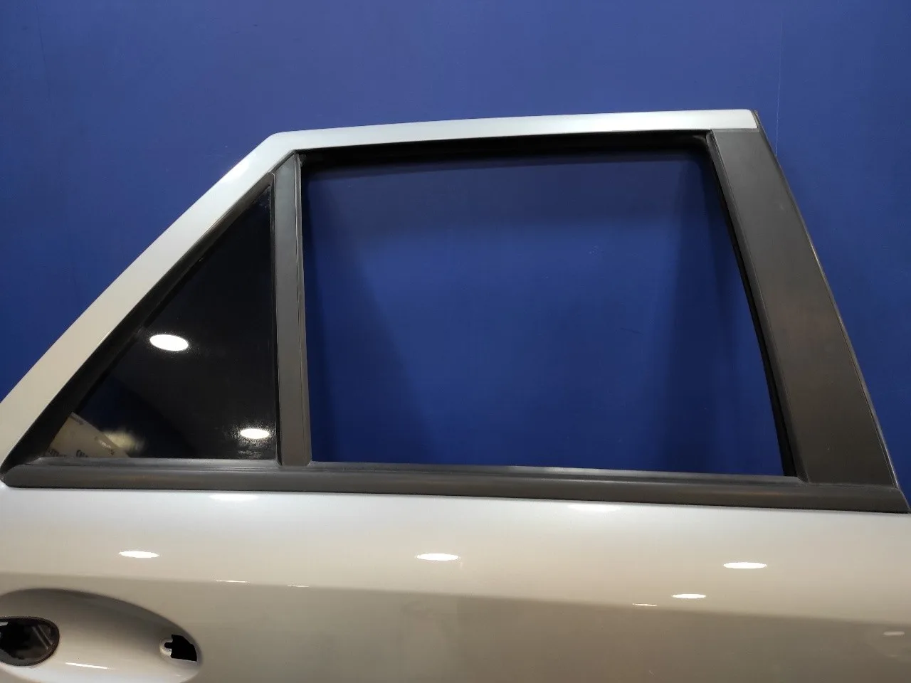 Puerta Trasera Derecha para Mercedes-Benz Clase M (W164)