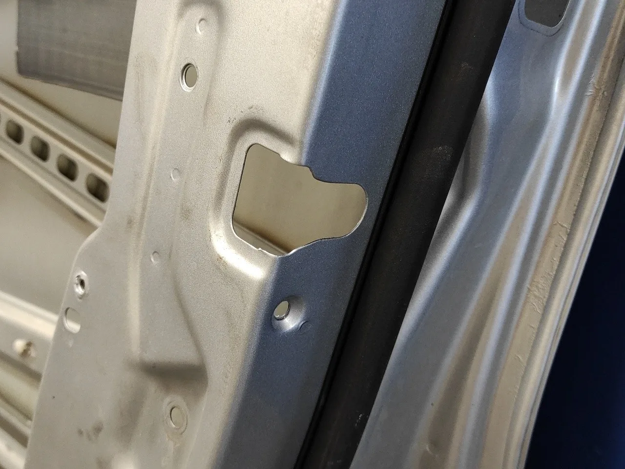 Puerta Delantera Derecha para Mercedes-Benz Clase M (W164)