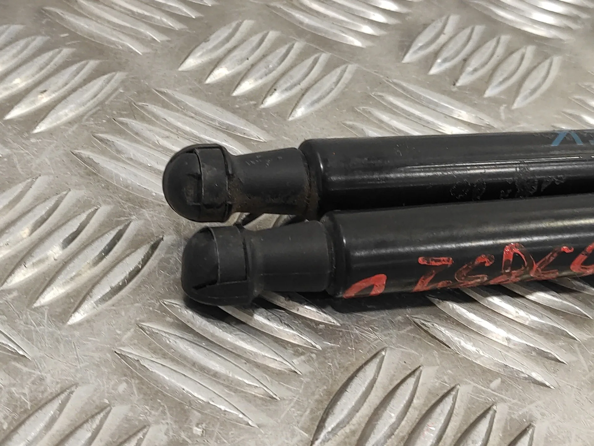 Amortiguadores Capo para Bmw X1 (E84)