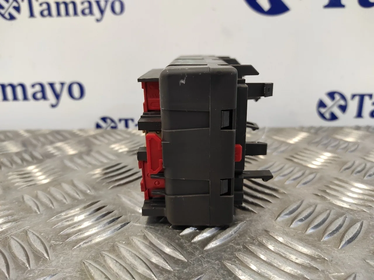Caja Reles / Fusibles para Peugeot 406 Berlina (S1/S2)