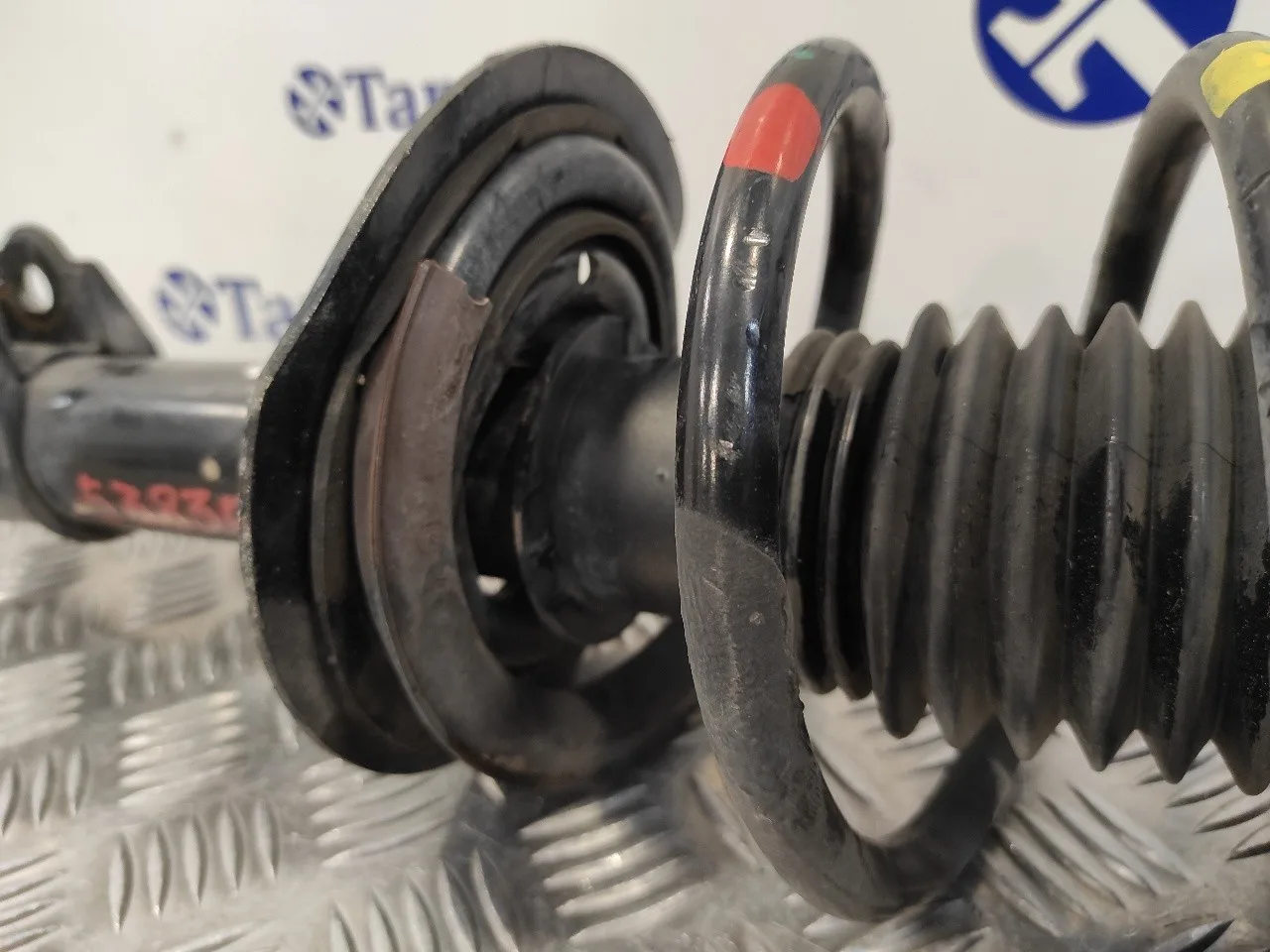Amortiguador Delantero Derecho para Hyundai I30 (Gd)