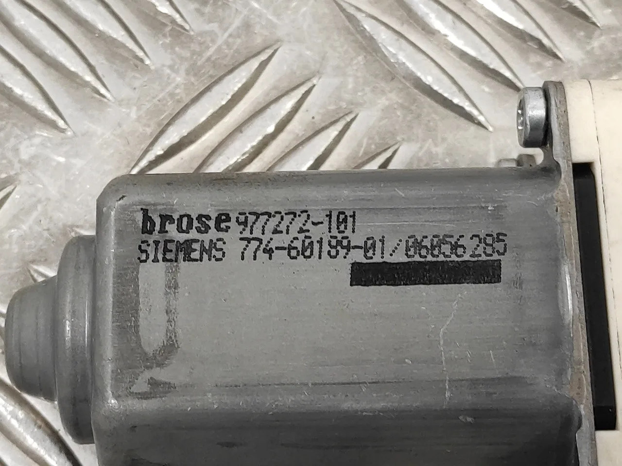 Motor Elevalunas Delantero Derecho para Audi A6 Berlina (4F2)