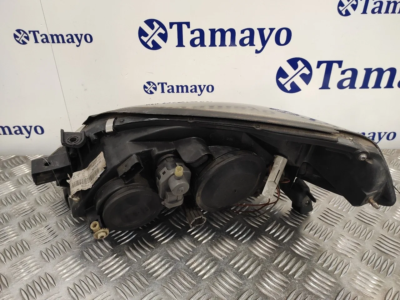 Faro Derecho para Nissan Primera Berlina (P12)