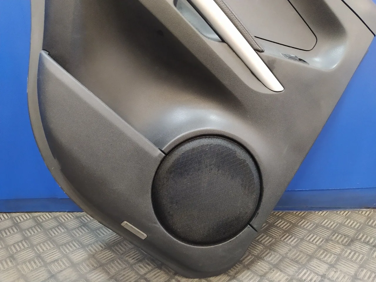 Guarnecido Puerta Trasera Izquierda para Mercedes-Benz Clase M (W164)