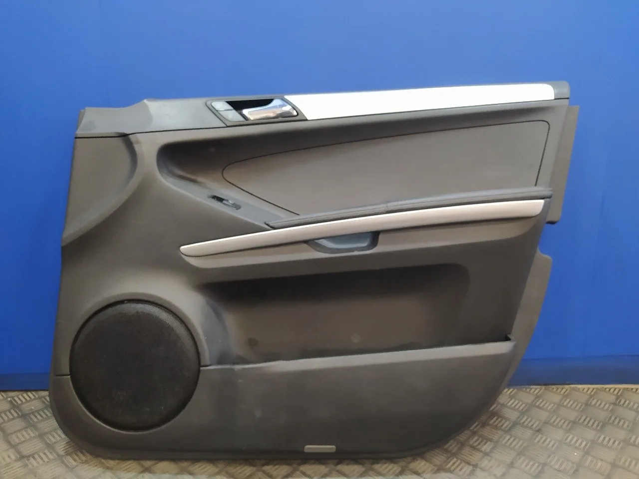 Guarnecido Puerta Delantera Derecha para Mercedes-Benz Clase M (W164)