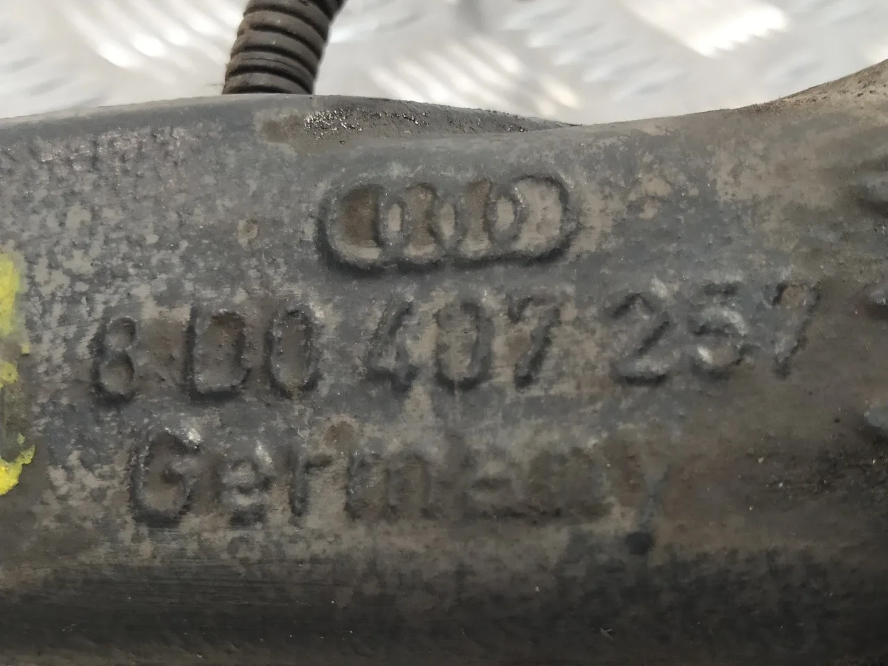 Mangueta Delantera Izquierda para Volkswagen Passat Berlina (3B3)