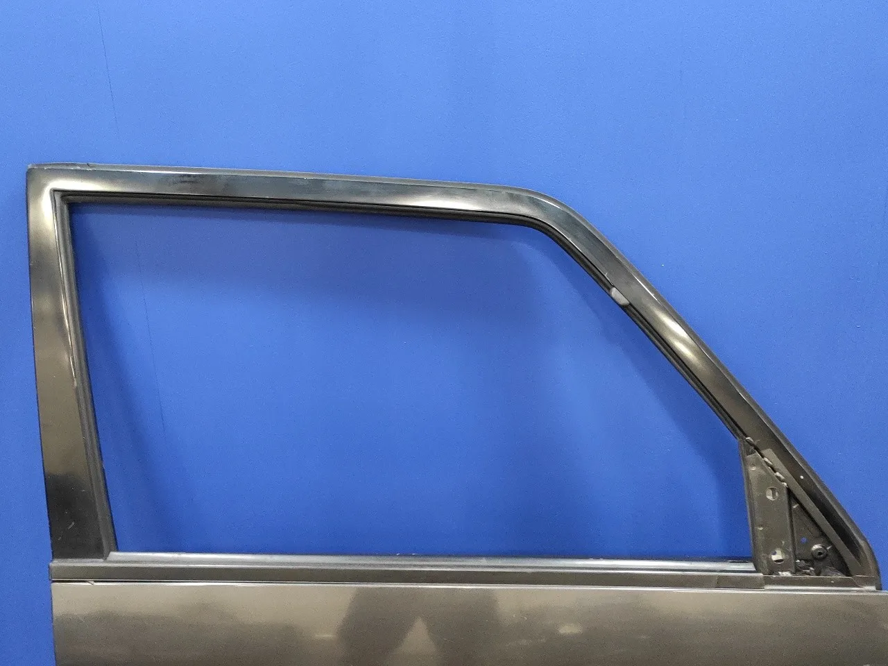 Puerta Delantera Derecha para Mitsubishi Montero (V20/V40)