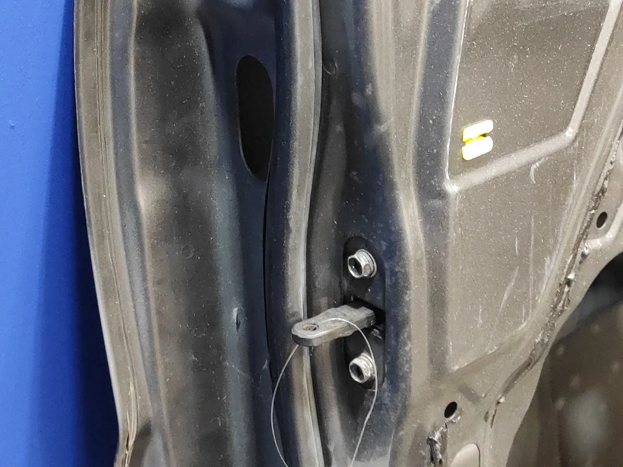 Puerta Delantera Derecha para Mitsubishi Montero (V20/V40)