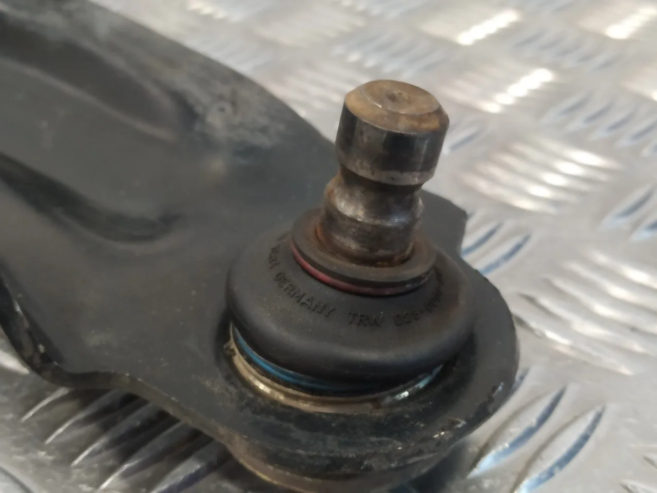 Brazo Suspension Inferior Delantero Derecho para Renault Megane Ii Berlina 5P