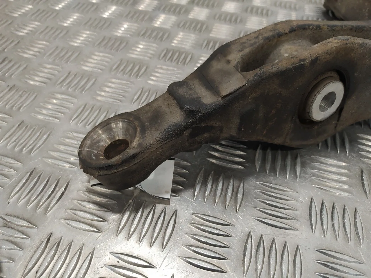 Brazo Suspension Inferior Delantero Derecho para Mercedes-Benz Clase M (W164)