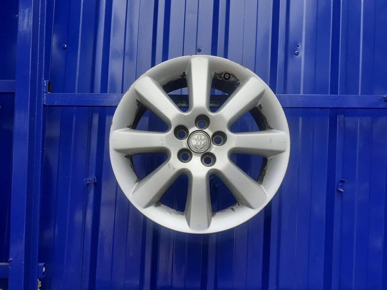 Llanta para Toyota Avensis Berlina (T25)