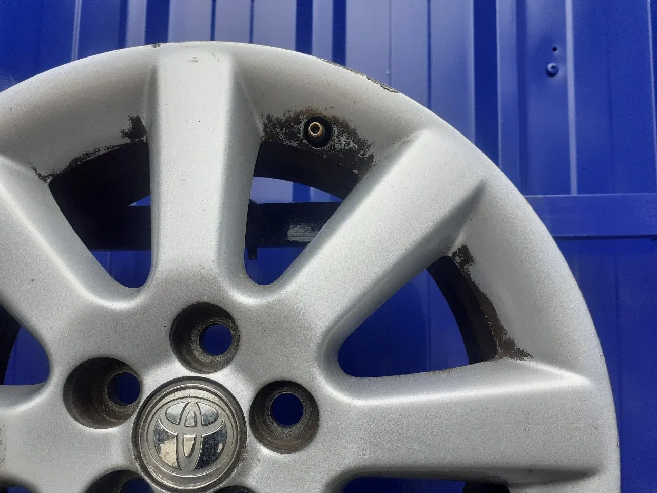 Llanta para Toyota Avensis Berlina (T25)