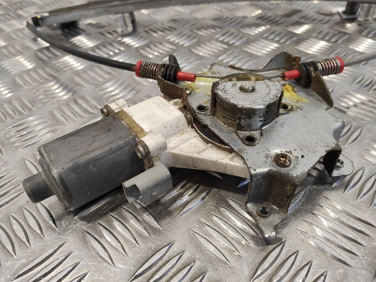 Elevalunas Delantero Izquierdo para Nissan Micra (K12E)
