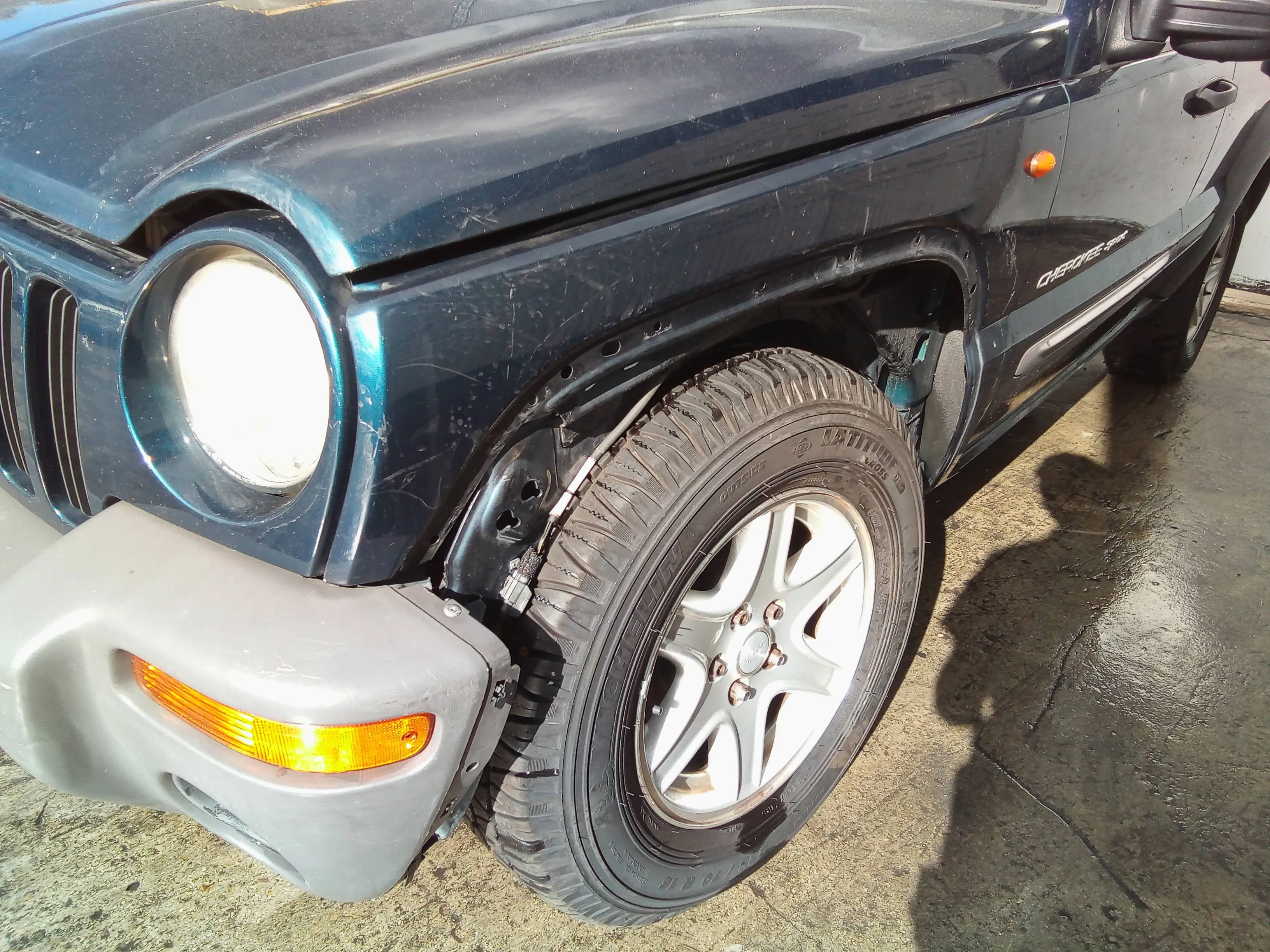 Aleta Delantera Izquierda para Jeep Cherokee (Kj)