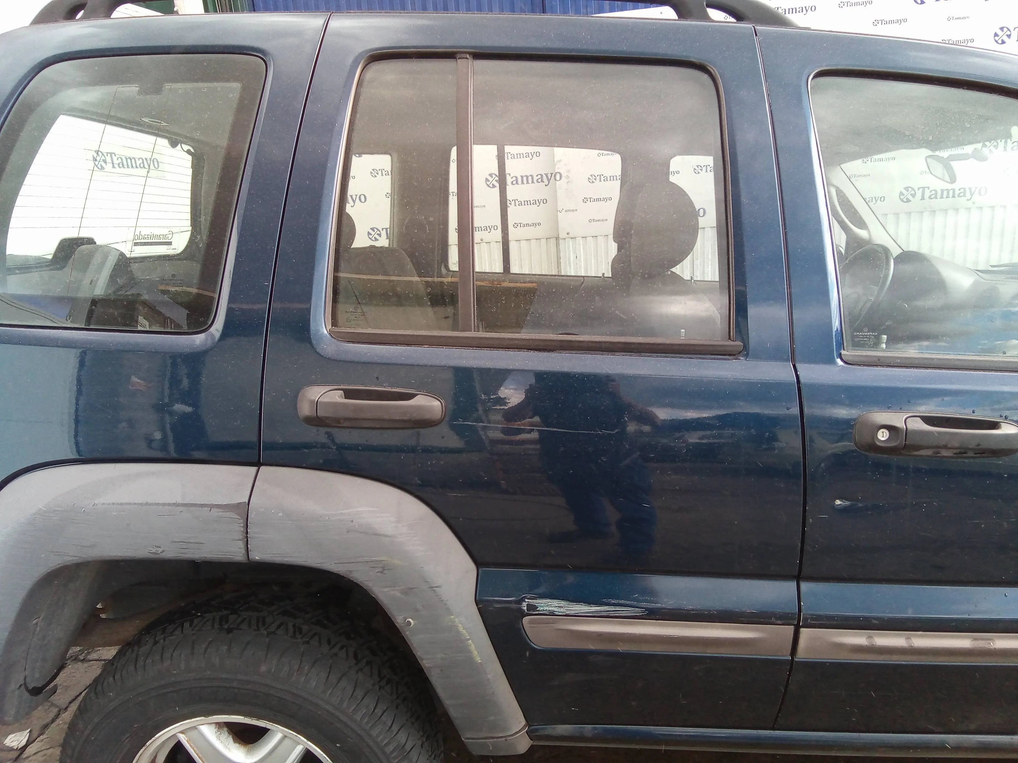 Puerta Trasera Derecha para Jeep Cherokee (Kj)