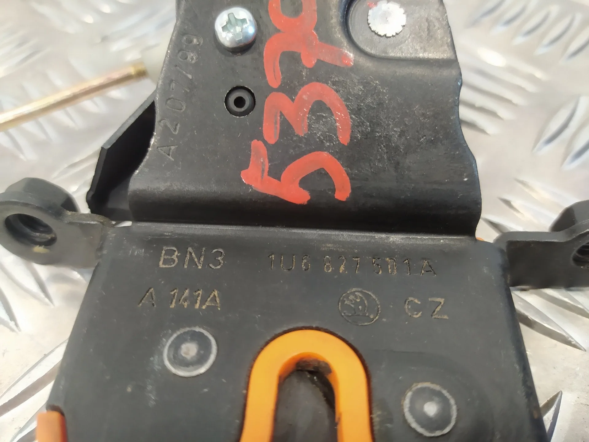 Cerradura Maletero / Porton para Skoda Octavia Berlina (1U2)