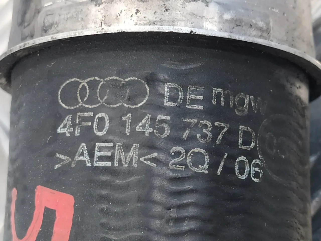 Tubo para Audi A6 Berlina (4F2)