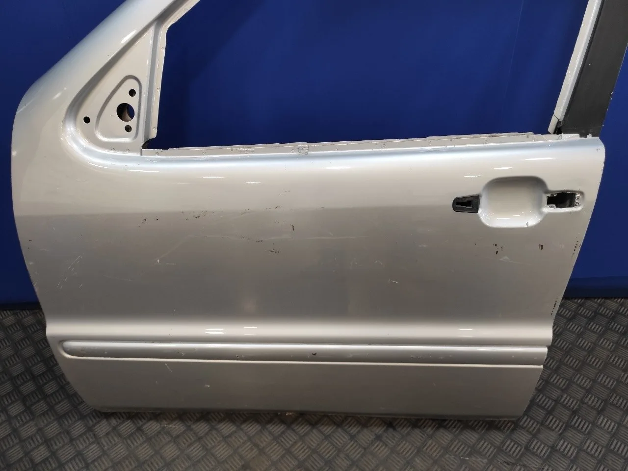 Puerta Delantera Izquierda para Mercedes-Benz Clase M (W163)