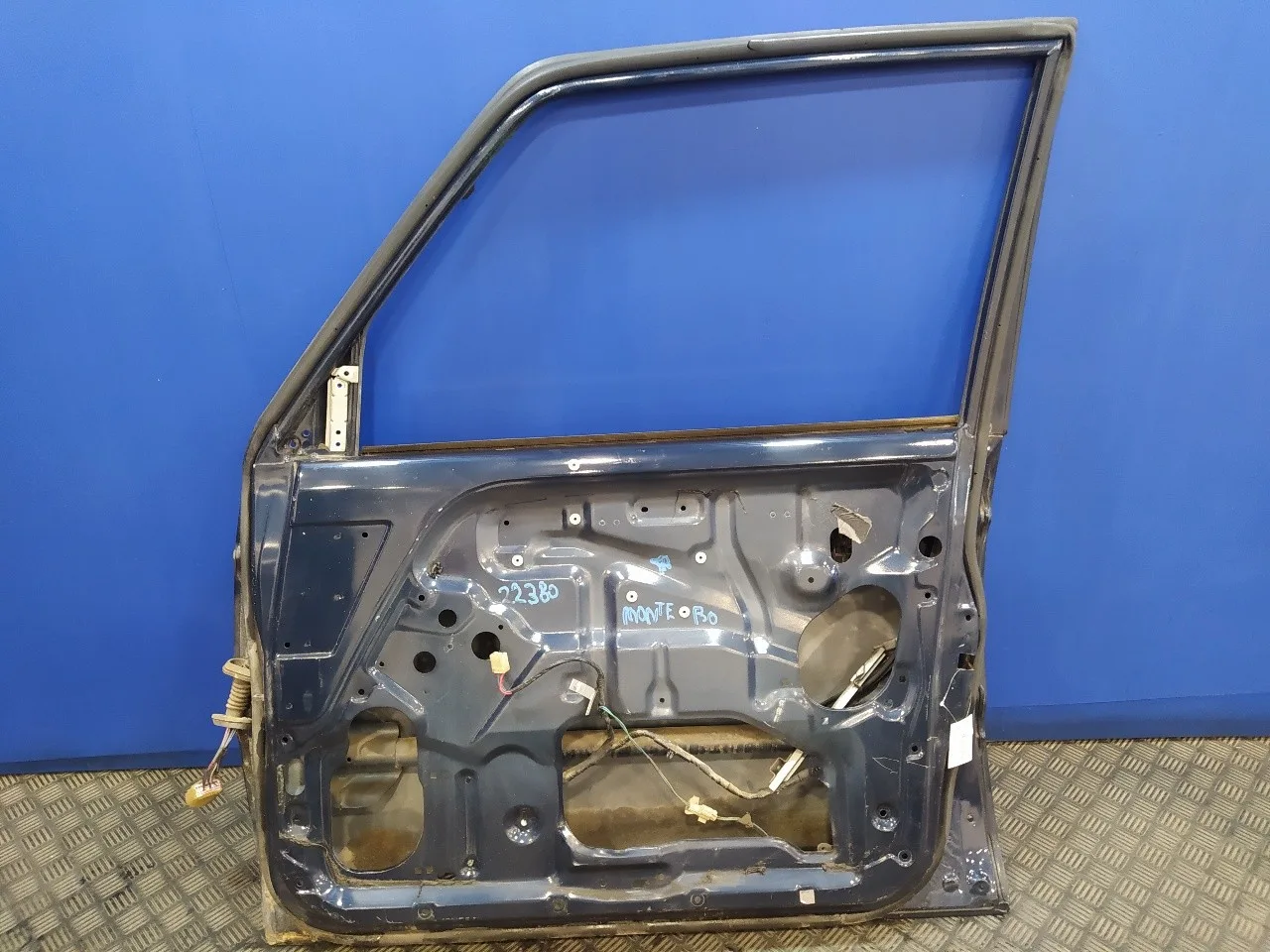 Puerta Delantera Derecha para Mitsubishi Montero (V20/V40)
